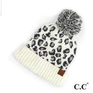 C.C.Beanie Leopard Print w/pompom Black & White
